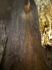 岡山県　井倉洞　奇怪な地底　鍾乳洞