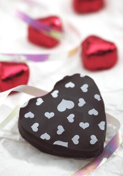 CHOCOLATE HEART FOR SAINT VALENTINE'S DAY