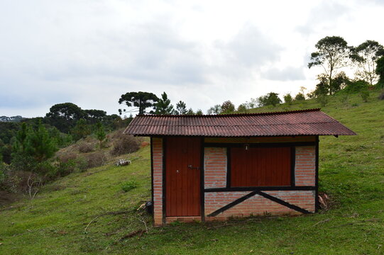 old wooden house casebre