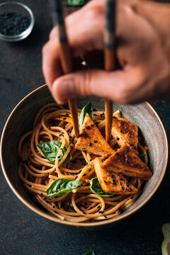 Noodles with tofu