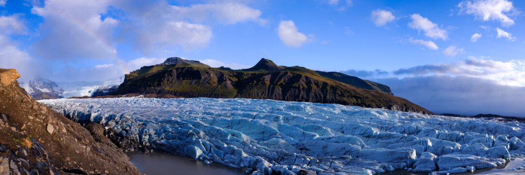 Panorama of Sv&radic;&ne;nafellsj&radic;&part;kull glacier