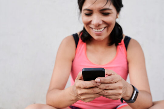 Fitness woman social media.