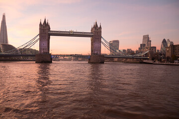 Fototapeta na wymiar tower bridge at sunset