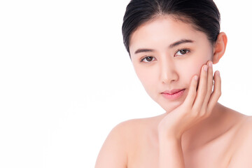 Obraz na płótnie Canvas close up Beautiful Young asian Woman with Clean Fresh Skin on white background, Face care, Facial treatment, Cosmetology, beauty and spa, Asian women portrait