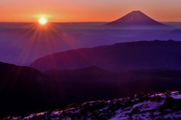 冬の北岳登山「ボーコン沢ノ頭から望む富士山」