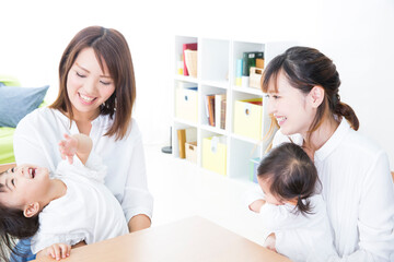 Fototapeta premium ママ友と会話