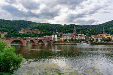 Fototapeta na wymiar view of the historic old town of Heidelberg with the pedestrian bridge and palace