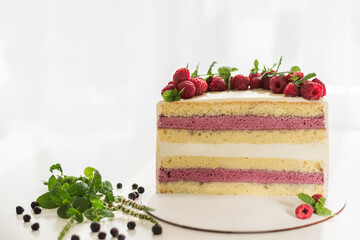 Cake with raspberries