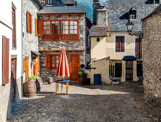 Fototapeta premium Village of Viella in the Pyrenees in Spain