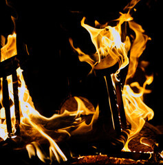 Une chaise qui brûle