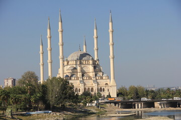 Fototapeta na wymiar historical center mosque in adana