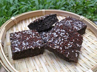 Black sesame cake that no sugar, no butter and no flour