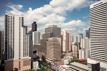 Obraz premium Office building in business district at Asoke downtown, Bangkok, Thailand