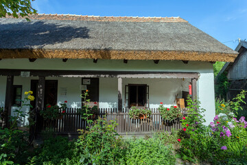 Fototapeta na wymiar Traditional Hungarian farmhouse at the Lake Tisza Ecocentre in Poroszlo