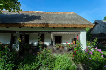 Fototapeta na wymiar Traditional Hungarian farmhouse at the Lake Tisza Ecocentre in Poroszlo