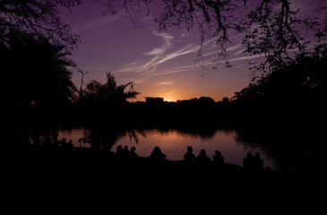 Pôr-do-sol roxo