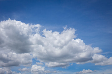 Obraz premium White clouds in blue sky background.