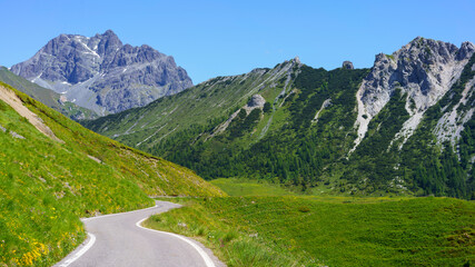 Naklejka premium Mountain landscape along the road to Crocedomini pass