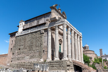 Fototapeta na wymiar Templo de Antonino e Faustina, Forum de Roma
