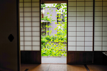 古い日本の大きな屋敷