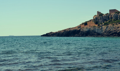 Fototapeta premium Promontorio sul mare in estate