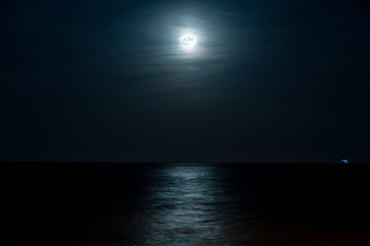 Noche de luna llena 