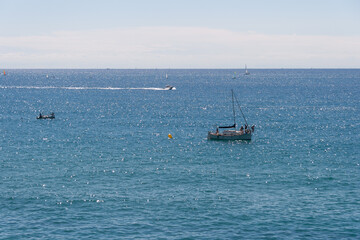 Obraz premium Una embarcación en el mar Mediterráneo