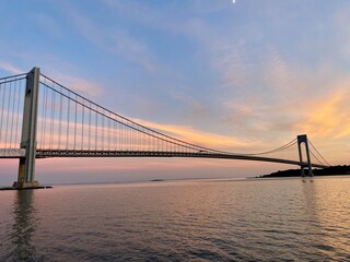 Fototapeta na wymiar Sunset at Verrazzano Bridge