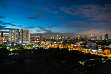 Fototapeta na wymiar Bangkok Riverside Skyline