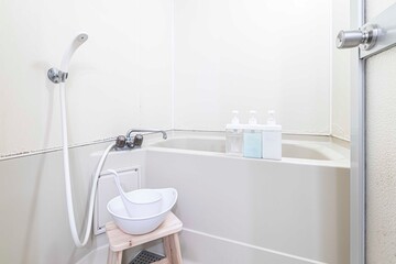 Obraz na płótnie Canvas Small bathtub in the bathroom at the hotel