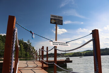 Wstęp wzbroniony na pomost - Jezioro Czorsztyńskie - obrazy, fototapety, plakaty