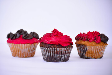 vanilla, marble and caramel cupcakes