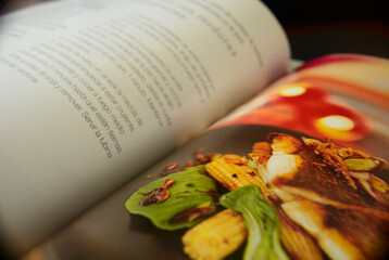detalle de receta en libro de cocina, libro de cocina, receta de cocina en libro, libro de cocina...