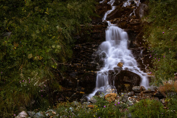 Fototapeta premium Cascata d'acqua con effetto seta
