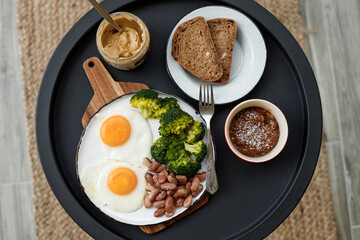 healthy eating eggs with legumes and broccoli