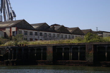 Fototapeta na wymiar Industrial environment in the estuary of Bilbao