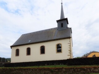 Fototapeta na wymiar Pettingen church side view