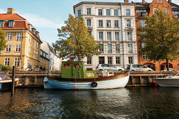 Fototapeta na wymiar Denmark. Copenhagen. Houses and streets of Copenhagen. City autumn landscape. September 19, 2018