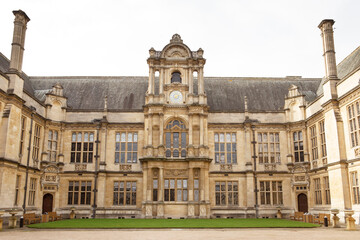 architecture and buildings around the university town of oxfordshire in england