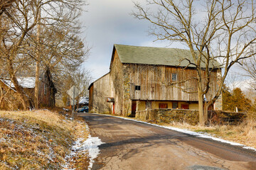 Fototapeta na wymiar A vintave farm and barn near Richlandtown, Pennsylvania