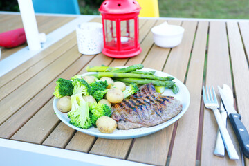 steak dinner outside