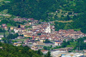 Fototapeta na wymiar View of Breno from the road to Crocedomini pass