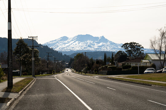 Street in Ohakune, New Zealand, with Mt Ruapehu and Turoa ski field in the background.