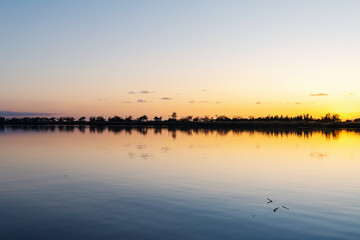 河北潟 夕暮れの湖畔