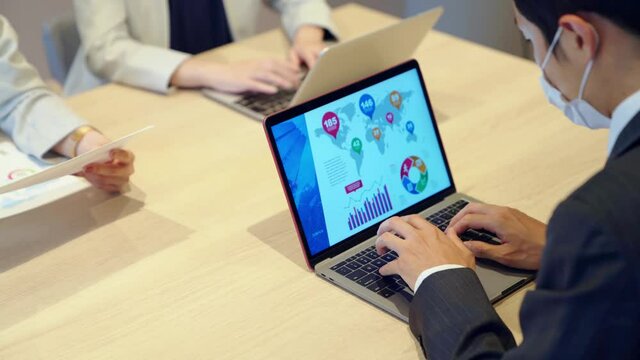 ビジネスミーティング　PC画面