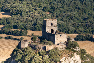 Fototapeta premium Castle of Ocio , ruins of a medieval castle of Kingdom of Navarre in Inglares Valley, Alava in Spain