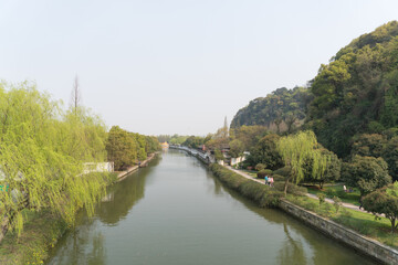 Fototapeta na wymiar 中国　川辺の景色