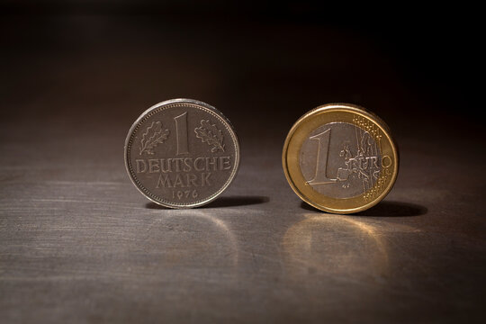 Euro und DMark Münze