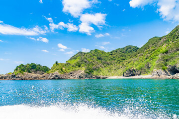 Fototapeta premium 静岡県賀茂郡南伊豆町 ヒリゾ浜への渡し船