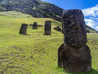 moai in eastern island